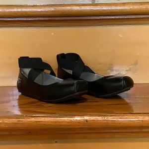 Ballet-style dress shoe - flat shoe for girls